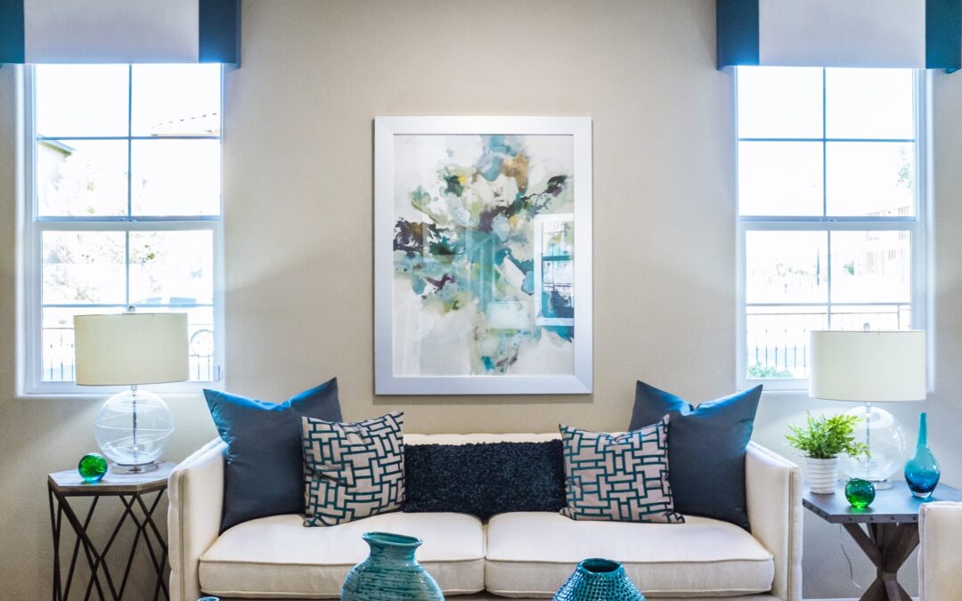 When organized and reduced to bite-sized pieces, packing gets more comfortable and more manageable. Here are tips on how to organize packing, room by room.