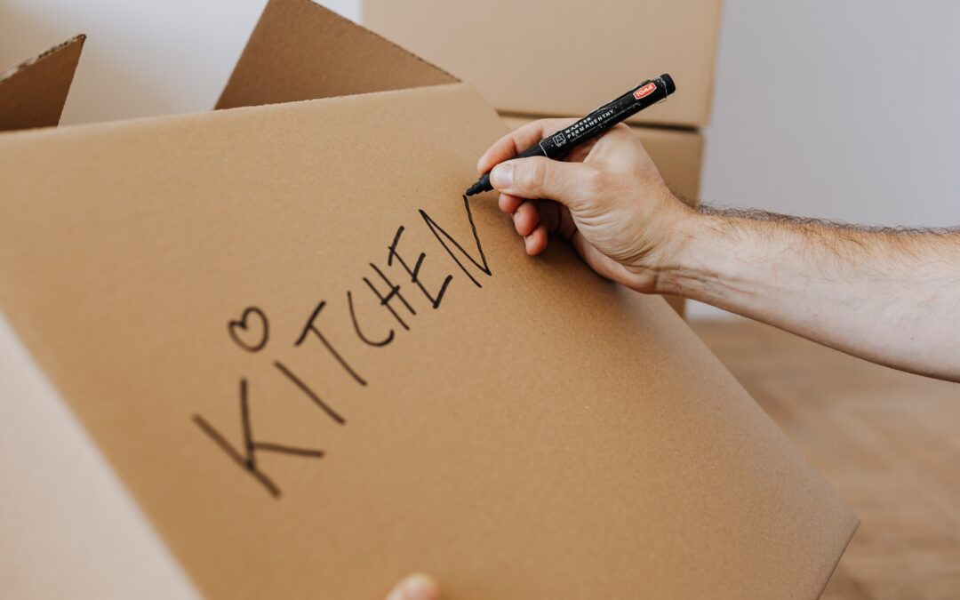 If systematically approached, packing up your kitchen can be easier than you think. Let’s see how to make it easier.