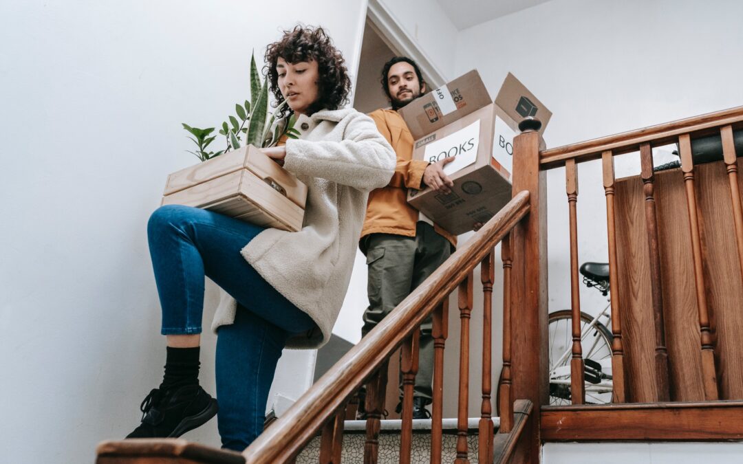 Professional moving companies offer packing and unpacking services. But, do you really need them? Here are some pros and cons to pro-packing.